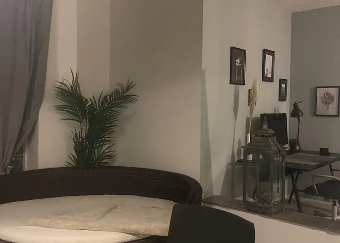 Unique Loft For 8 Lägenhet