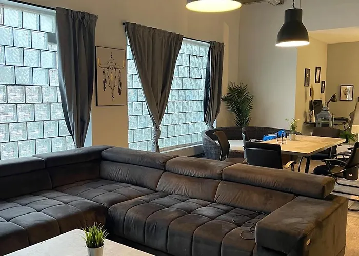 Unique Loft For 8 *