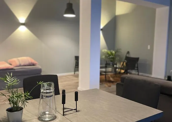 Unique Loft For 8 Lägenhet